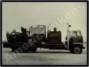 International Trucks Collectible Metal Sign: Transtar Generator Truck