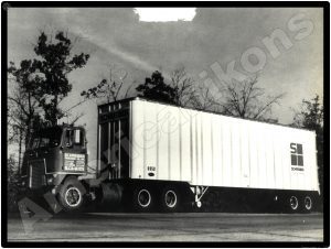 International Trucks Collectible Metal Sign: Schreiber Trucking Company - Image 1