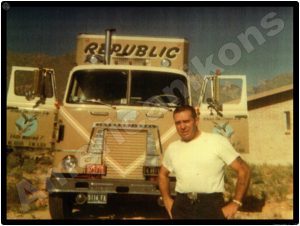 International Trucks Collectible Metal Sign: Republic Van Lines Tractor Trailer