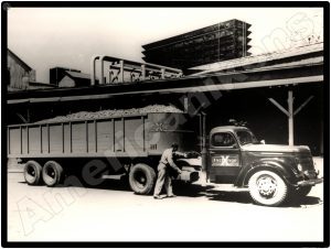 International Trucks Collectible Metal Sign: Exchange Potato Hauler - Image 1