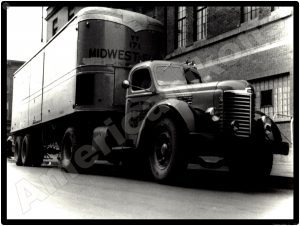 International Trucks Collectible Metal Sign: Midwest Lines Tractor Trailer
