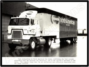 International Trucks Collectible Metal Sign: North American Van Lines Tractor Trailer