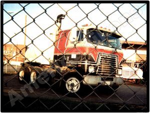 International Trucks Collectible Metal Sign: Transtar 2 COE Tractor