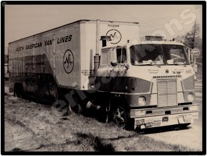 International Trucks Collectible Metal Sign: North American Van Lines Tractor Trailer