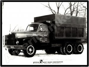 International Trucks Collectible Metal Sign: Tony Baer Hauling, Chicago